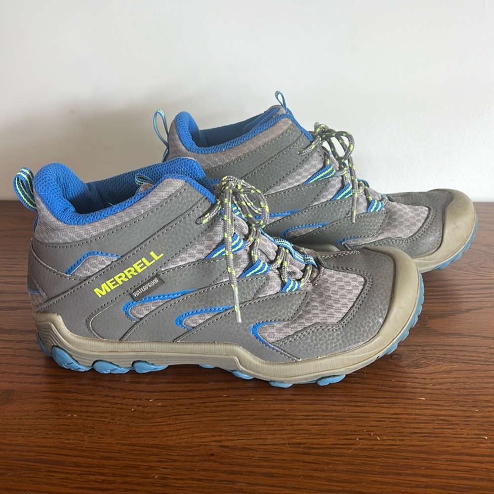 MERRELL Boys Chameleon Hiking Boots, size 3.5 big kid